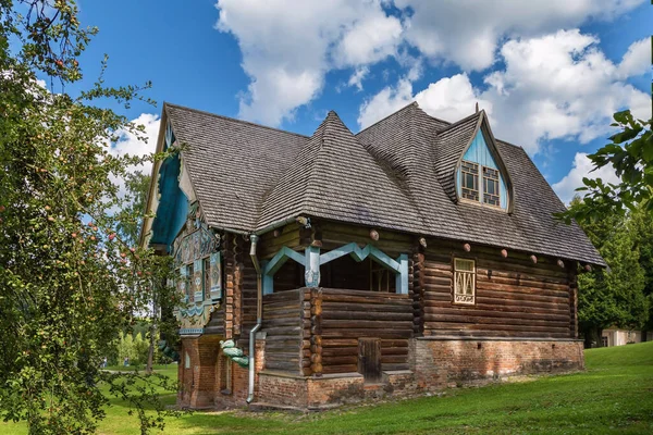 Maison Bois Teremok Décorée Avec Des Sculptures Basées Sur Des — Photo