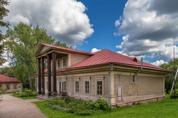 Будівля Сільськогосподарської Школи Селі Фленово Росія — стокове фото