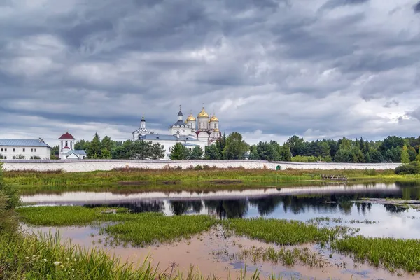 Trinity Boldin Manastırı Nın Rusya Daki Gölden Panoramik Görüntüsü — Stok fotoğraf
