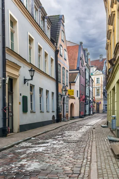 Rue Avec Les Maisons Historiques Dans Vieille Ville Riga Lettonie — Photo