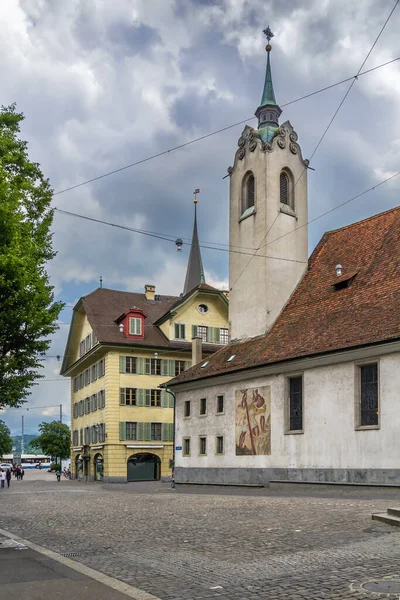 Peterskapelle Peter Chape 在瑞士卢塞恩市中心 — 图库照片