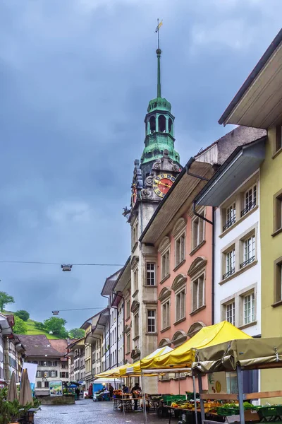 瑞士伦茨堡市中心有历史建筑的街道 — 图库照片