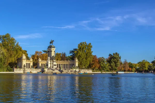 Monumentet Till Kung Alfonso Xii Ligger Buen Retiro Park Madrid — Stockfoto