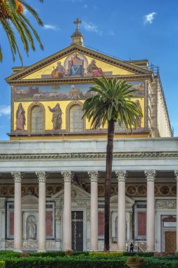 Duvarların Ötesindeki Aziz Paul Bazilikası Roma 'nın dört büyük bazilikasından biridir.