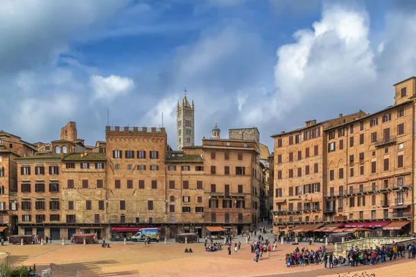广场和坎波是锡耶纳历史中心 托斯卡纳 意大利的主要公共空间 被认为是欧洲最大的中世纪广场之一 — 图库照片