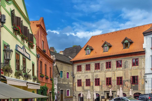 捷克共和国Cesky Krumlov市中心有历史建筑的街道 — 图库照片