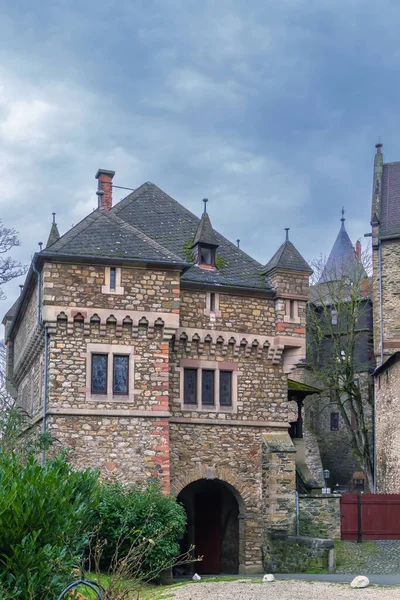 Utfärda Utegångsförbud För Står Hög Braunfels Castle Tyskland Stockbild