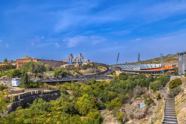 Yerevan Látképe Ararat Brandy Factory Hrazdan Stadium Örményország — Stock Fotó