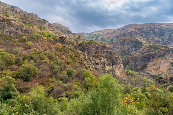 Geghard Manastırı Ermenistan Yakınlarındaki Dağların Manzarası — Stok fotoğraf