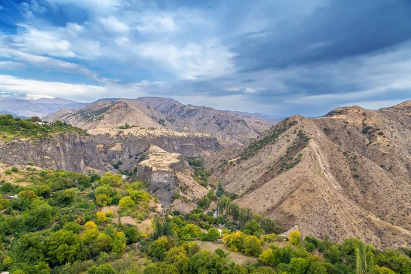 Paisaje Con Montañas Cerca Garni Armenia Imagen De Stock