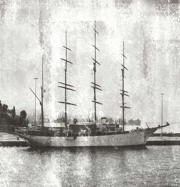 Segelschiff im Hafen — Stockfoto
