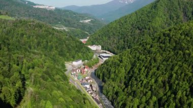 Kuzey Kafkasya. Rosa Khutor. Hava görünümü.