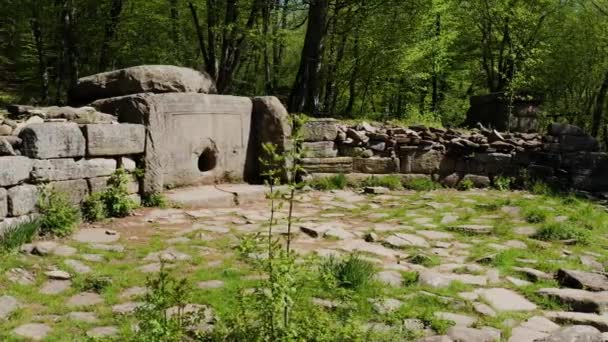 Norra Kaukasus Megalitiska Dolmen Zhanes Dal Flygbild — Stockvideo