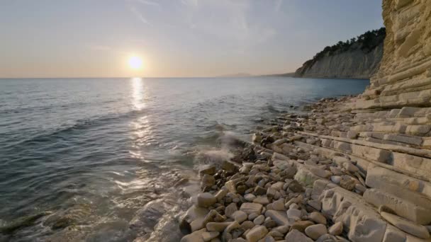 黒海の夕日 太陽が水の中に沈み — ストック動画