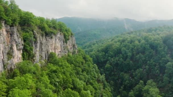 Montanhas Cáucaso Cordilheira Akhun Navalishinsky Canyon Rochas Brancas Vale Rio — Vídeo de Stock