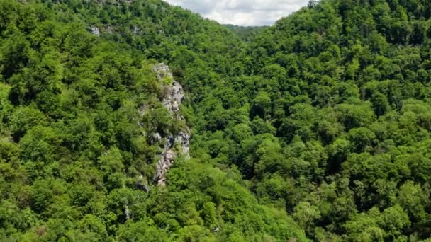 Caucaso Cresta Akhun Gola Agur Scogli Aquila Foresta Subtropicale Vista — Video Stock