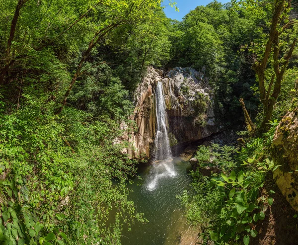 Cáucaso Cume Akhun Desfiladeiro Agur Cachoeira Rio Agurchik Fotos De Bancos De Imagens