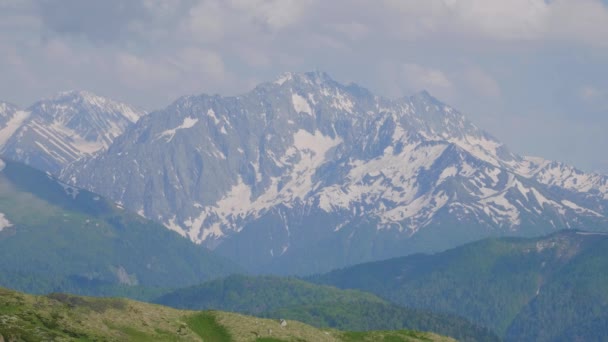 北高加索 高加索自然保护区 春天里的拉戈 纳基高原亚美尼亚人的通行证大高加索海岭景观 — 图库视频影像
