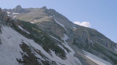 Kuzey Kafkasya. Kafkas doğa rezervi. Baharda Lago-Naki Platosu. Ermeni geçişi. Oshten Dağı.