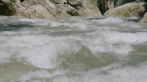 Гори Кавказу Адигея Хаджхокська Ущелина Весною Річка Белая — стокове відео