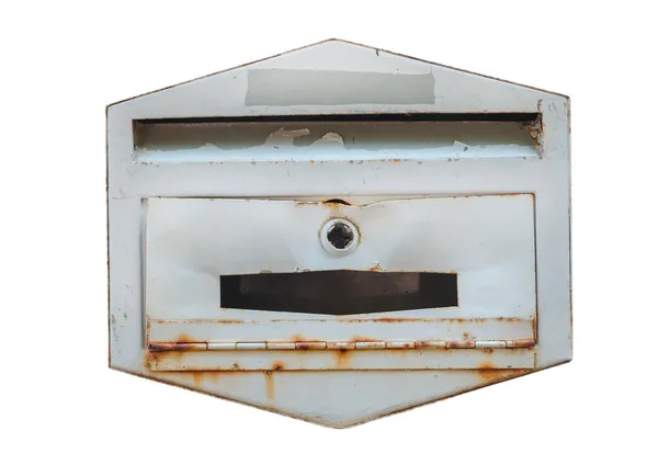 Stary zardzewiały brudne złamane skrzynki pocztowej na białym tle biały — Zdjęcie stockowe