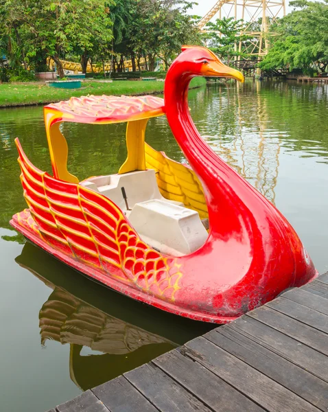 Swan boat for rent in pond — стоковое фото