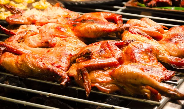 Red Curry Grilled Chicken on the grill — Stock Photo, Image