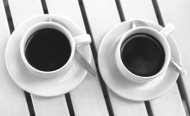 iki bardak kahve üstten görünüm üzerinde beyaz masa