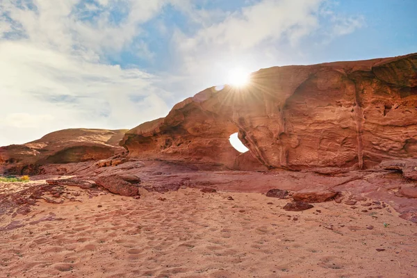 Piccola Formazione Archi Piccole Finestre Rocciose Nel Deserto Wadi Rum — Foto Stock