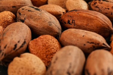 Ceviz ve badem karışımı. Yakın plan.