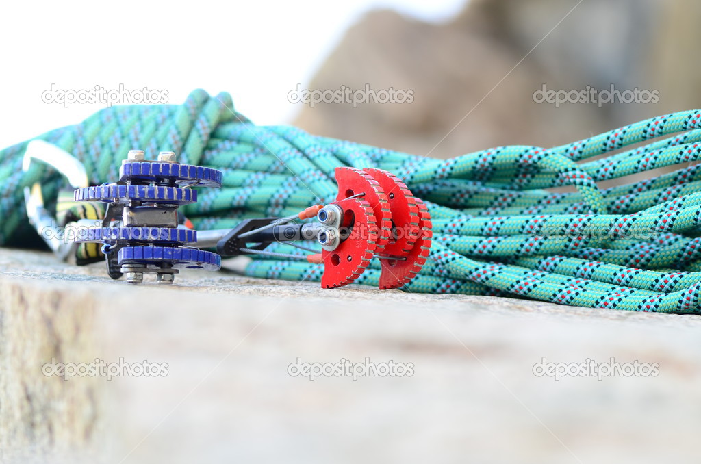 Climbing rope and cams