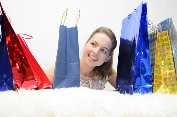 Una chica en las compras — Foto de Stock