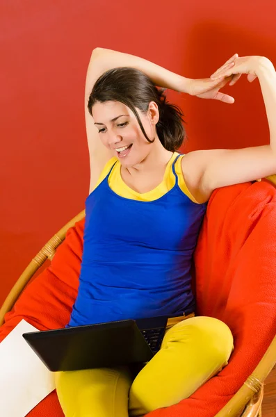 Spending Time on Laptop — Stock Photo, Image