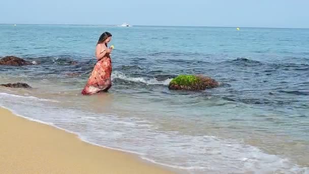 Cóctel en la playa — Vídeo de stock