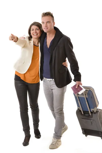 Pareja feliz viajando —  Fotos de Stock