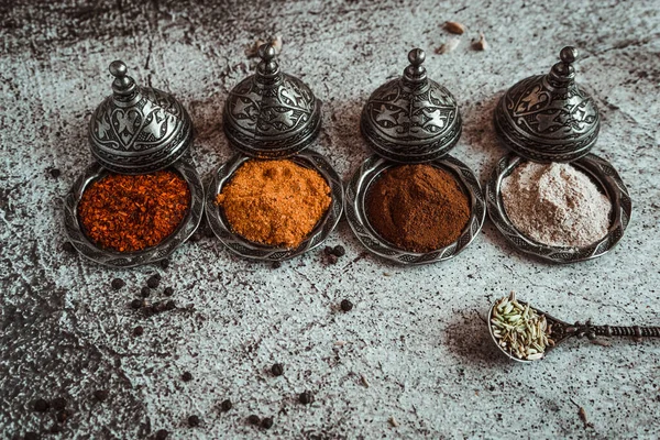 Bright Aromatic Spices Turmeric Curry Paprika Chili Black Pepper Cloves —  Fotos de Stock