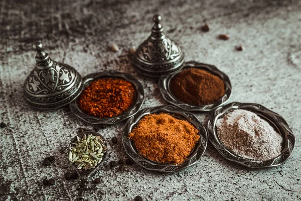 Bright Fragrant Oriental Spices Turmeric Curry Paprika Chili Black Pepper — стоковое фото