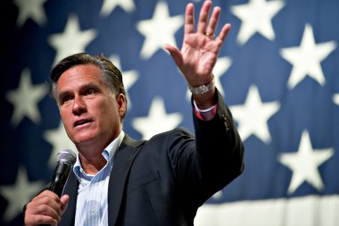 Mitt romney bir belediye binası toplantı Mesa, az görünür