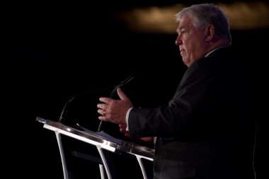 Mississippi valisi haley barbour