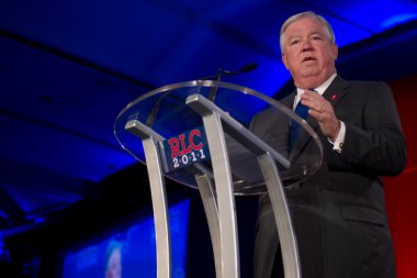 Mississippi valisi haley barbour