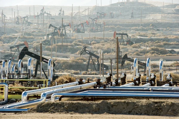 Ölpumpen im kalifornischen Kern County Stockfoto