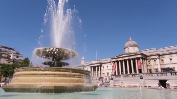 London Egyesült Királyság 2022 Július Trafalgar Téri Szökőkút Nemzeti Galéria — Stock videók