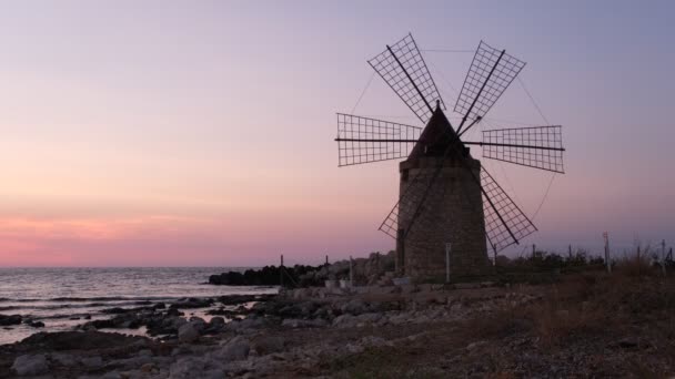 Windmill Shore Seaside Sunset Background North Sicily Trapani Old Fashioned — Stockvideo