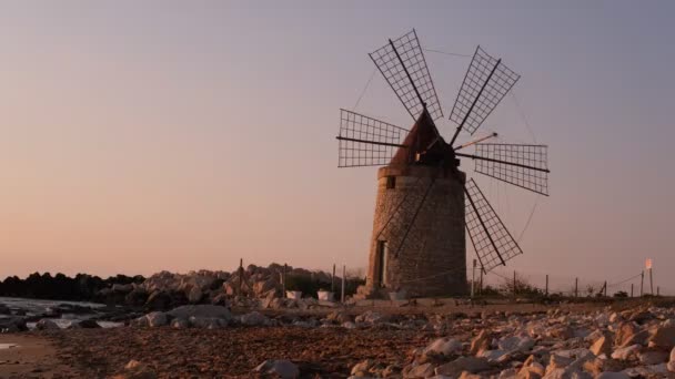 Windmill Shore Seaside Sunset Background North Sicily Trapani Old Fashioned — Vídeo de stock