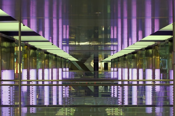 Centro comercial futurista — Foto de Stock