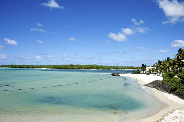 Tropical white sand beach, indian ocean — Stock Photo, Image