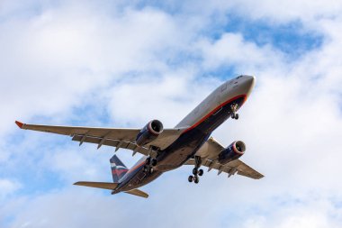 Aeroflot Airbus A330 plakalı VQ-BBE. Uçak Sheremetyevo Uluslararası Havaalanına iniyor ya da kalkıyor. Hava Taşımacılığı. Turizm ve seyahat konsepti. MOSKOVA REJİYONU, RUSYA - 28 Ekim 2019