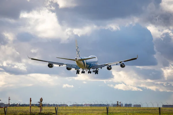 Air Bridge Cargo Boeing 747-400F Registrace VQ-BIA. Letadlo vzlétá nebo přistává na mezinárodním letišti Šeremetěvo. Doprava, cestovní ruch a pojetí cestování. MOSKVA REGION, RUSKO - 28. října 2019 — Stock fotografie