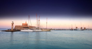 gün batımında Yunanistan Rodos