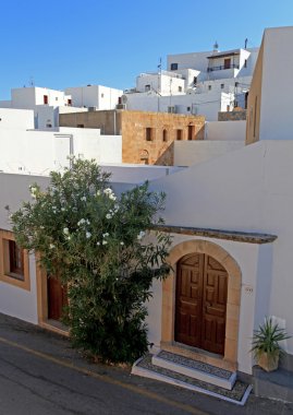 Lindos sokakları ve geçitler